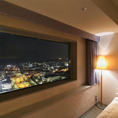 Yokohama Techno Tower Hotel Exterior foto
